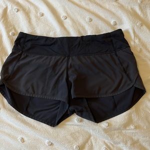 Lululemon shorts size 6